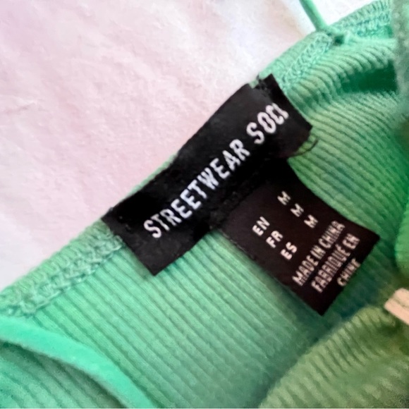 URBAN GREEN CAMI TOP - Picture 3 of 4